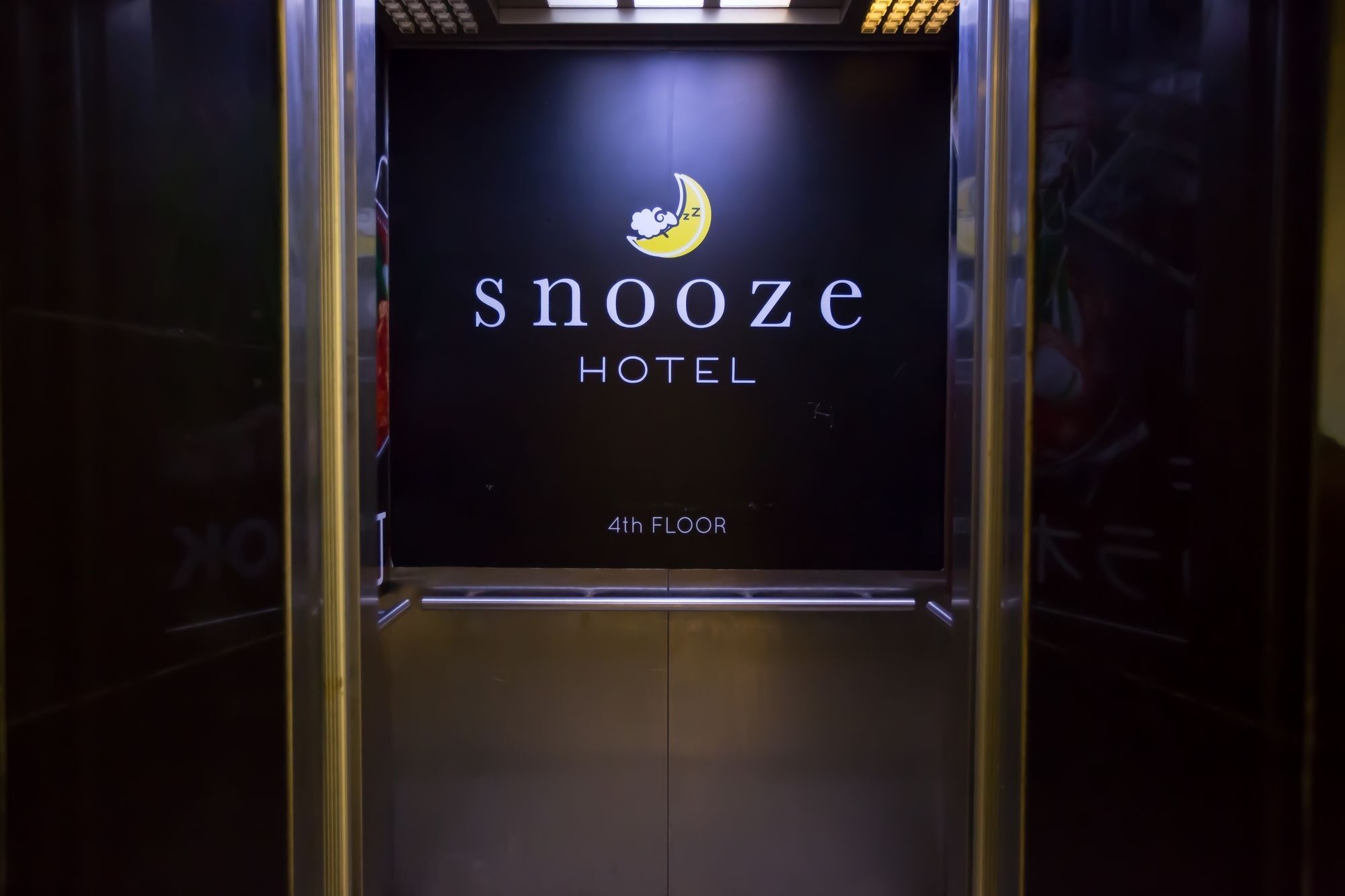 Khách sạn Snooze Thonglor