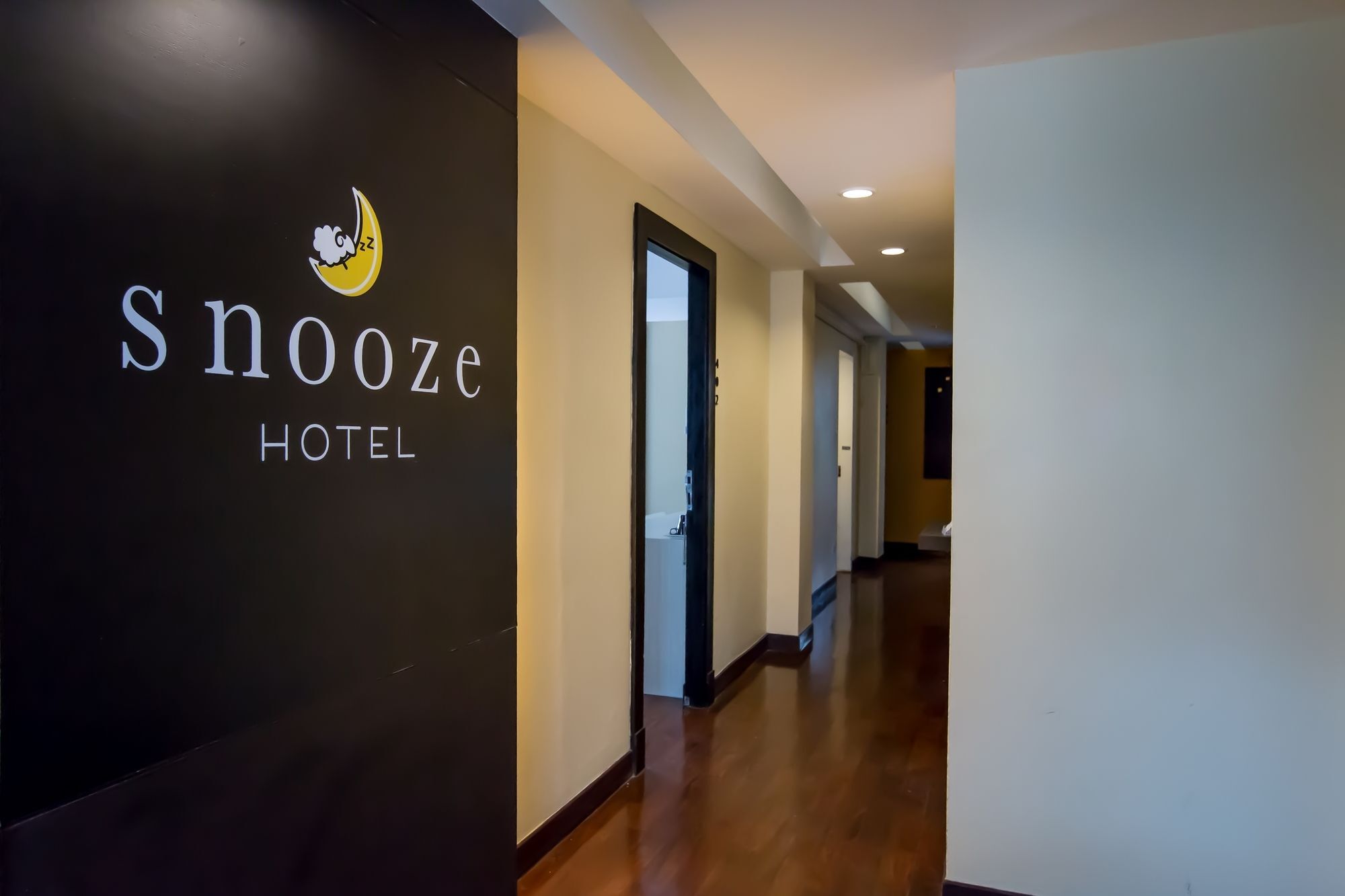 Khách sạn Snooze Thonglor Bangkok